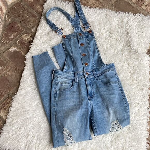 Guess Distressed Light Wash Rose Button Front Skinny Overalls Women’s 25 EUC - Picture 11 of 14